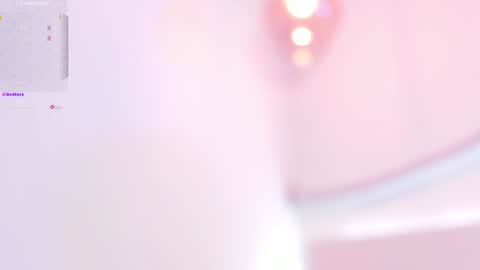 Snapshot of fer_luu chatting on 01-11-25, 11:24  Fernanda Luna  online show from 01-11-25, 11:24
