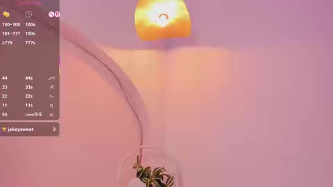Snapshot of fer_luu chatting on 09-12-25, 08:09  Fernanda Luna  online show from 09-12-25, 08:09