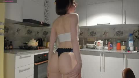 Leya online show from 04-22-26, 06:09