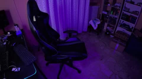 Snapshot of fernan_reds chatting on 11-18-25, 06:01 Fernan online show from 11-18-25, 06:01