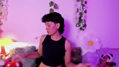 Snapshot of fernanda_indie chatting on 10-18-25, 07:36 F E R N A N D A online show from 10-18-25, 07:36