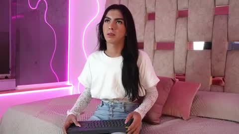 fernanda_thail_ online show from 04-10-26, 08:02