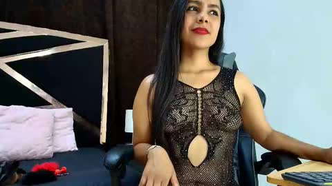 Snapshot of fernandabrown_ chatting on 10-12-25, 05:06 Fernandabrown s online show from 10-12-25, 05:06