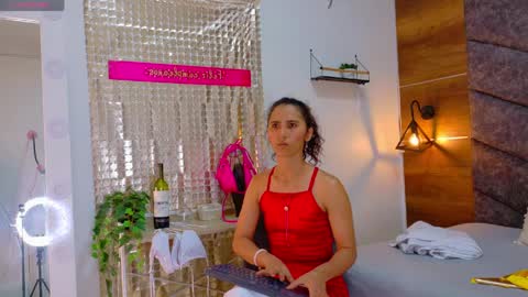 FERNANDA BROWN  online show from 04-04-26, 07:44