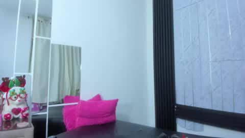 Fernandaclar online show from 12-20-25, 11:17