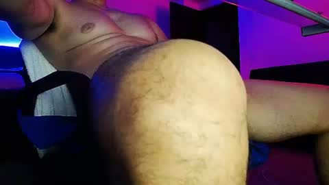 Snapshot of fernandoquindiano chatting on 12-15-25, 03:22 Samuel online show from 12-15-25, 03:22