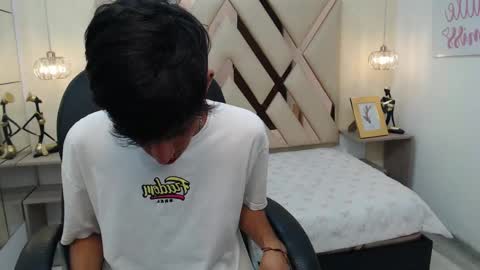 FER PHOENIX online show from 02-15-25, 04:03