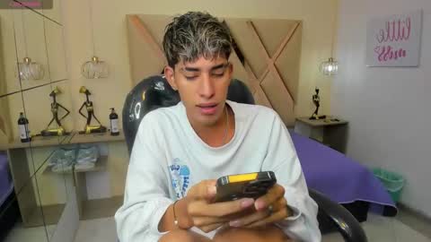 FER PHOENIX online show from 11-07-25, 03:17