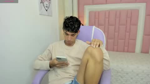 FER PHOENIX online show from 04-24-26, 04:15