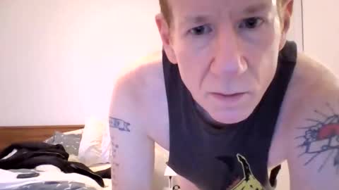 Snapshot of festive99 chatting on 10-28-25, 02:04 festive99 online show from 10-28-25, 02:04