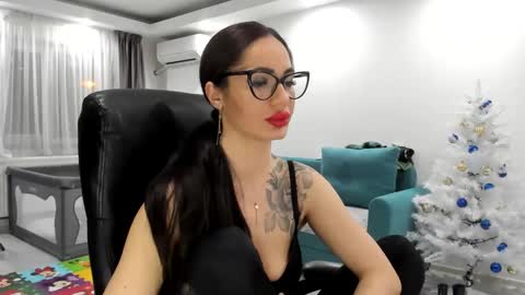 Snapshot of fetishcatalea chatting on 12-06-24, 09:13 Catalea DM online show from 12-06-24, 09:13