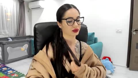 Snapshot of fetishcatalea chatting on 01-15-25, 08:58 Catalea DM online show from 01-15-25, 08:58