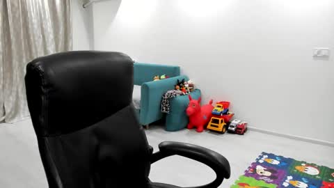 Snapshot of fetishcatalea chatting on 09-30-25, 06:57 Catalea DM online show from 09-30-25, 06:57