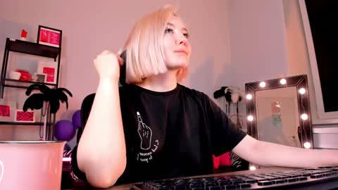 Rey online show from 01-18-25, 02:33