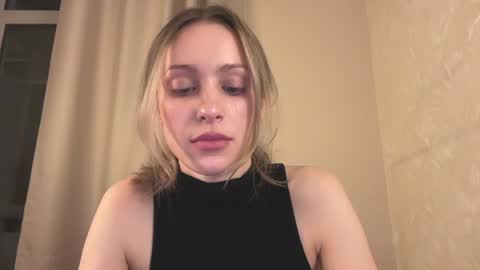 Snapshot of fflloowweerr chatting on 01-21-25, 12:07 Lisa online show from 01-21-25, 12:07