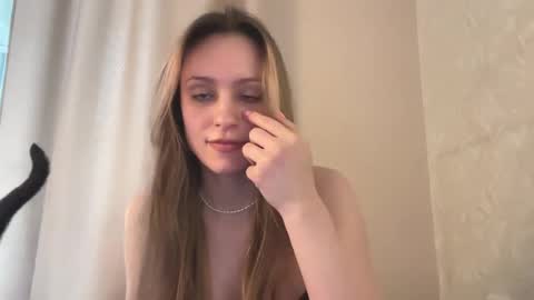 Snapshot of fflloowweerr chatting on 02-26-25, 08:48 Lisa online show from 02-26-25, 08:48