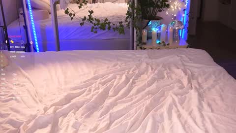 Snapshot of ffoxyflame chatting on 03-04-25, 03:33 -- stay in touch with me online show from 03-04-25, 03:33