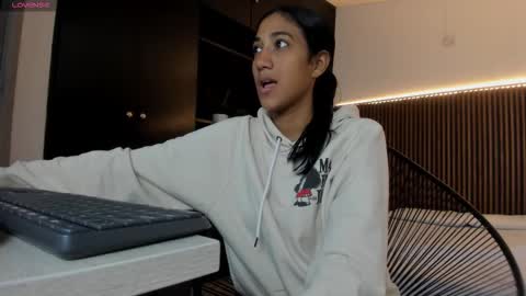 Snapshot of ffreyja_ chatting on 10-13-25, 04:51 Freyja online show from 10-13-25, 04:51