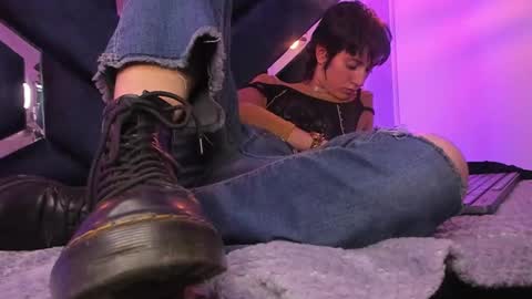   online show from 01-08-25, 03:07