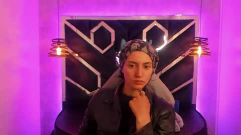   online show from 01-10-25, 12:04