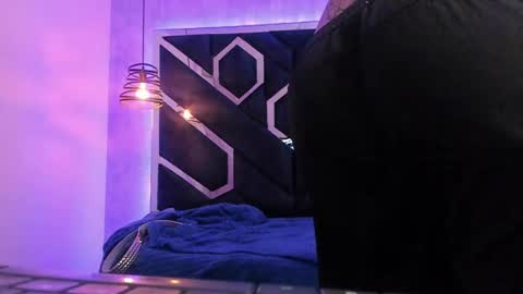   online show from 01-11-25, 09:04