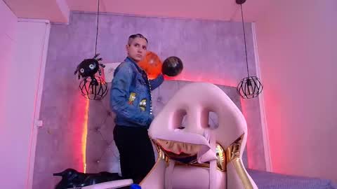   online show from 10-31-25, 12:17