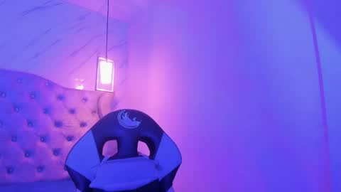   online show from 04-14-26, 12:00