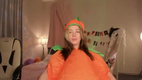 Snapshot of fieryfeline chatting on 10-31-25, 03:07 Filla online show from 10-31-25, 03:07