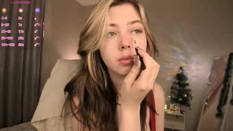 Snapshot of fieryfeline chatting on 11-29-25, 03:09 Filla online show from 11-29-25, 03:09