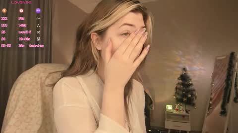 Snapshot of fieryfeline chatting on 11-30-25, 03:10 Filla online show from 11-30-25, 03:10