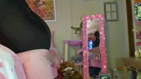 Snapshot of fieryminx67 chatting on 09-27-25, 08:41 fieryminx67 online show from 09-27-25, 08:41