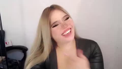 Snapshot of filipina_slutty69xxx chatting on 09-14-25, 01:49  Angela  DONT FORGET TO FOLLOW AND GIVE ME APPRECIATION online show from 09-14-25, 01:49