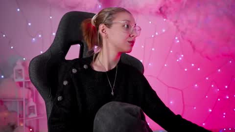 cap and Lana  online show from 03-08-25, 02:12