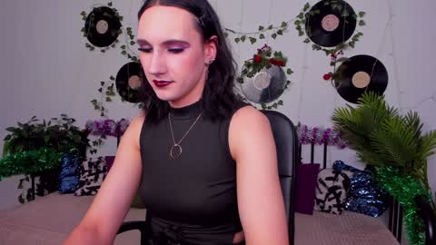 Honey Ill be waiting for you Tue Wed Thu Fri Sat Sun 10am-5pm online show from 12-28-24, 01:06