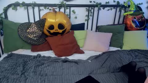 Honey Ill be waiting for you Tue Wed Thu Fri Sat Sun 10am-5pm online show from 10-30-25, 03:08