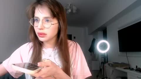 Snapshot of filliana chatting on 02-01-26, 11:03 filliana online show from 02-01-26, 11:03