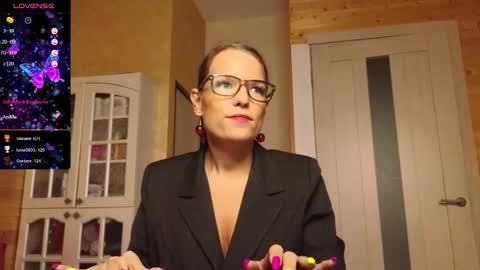 Lady online show from 10-24-25, 10:06