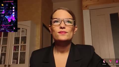 Lady online show from 10-29-25, 04:04