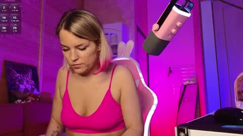 Snapshot of findom_lady_shine chatting on 05-27-26, 04:48 Lady online show from 05-27-26, 04:48