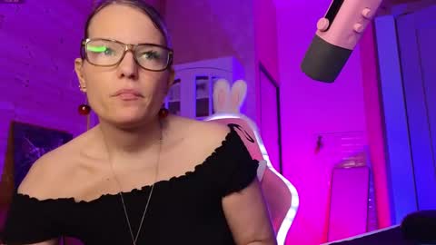 Snapshot of findom_lady_shine chatting on 06-05-26, 06:13 Lady online show from 06-05-26, 06:13