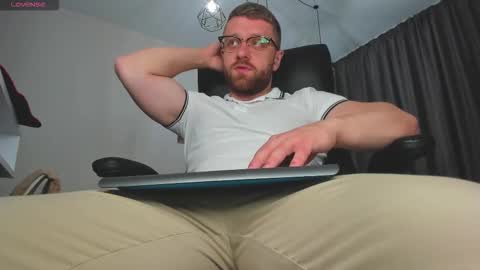 FindomGuyXXX online show from 11-19-25, 07:03