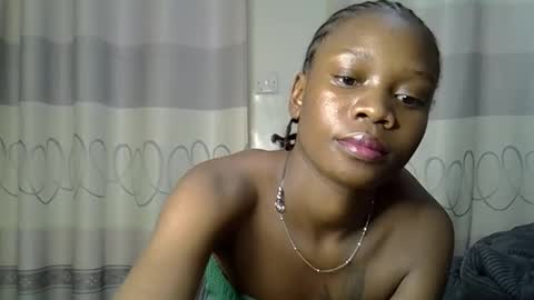 Snapshot of fine_queen12 chatting on 12-29-24, 01:28 fine_queen12 online show from 12-29-24, 01:28