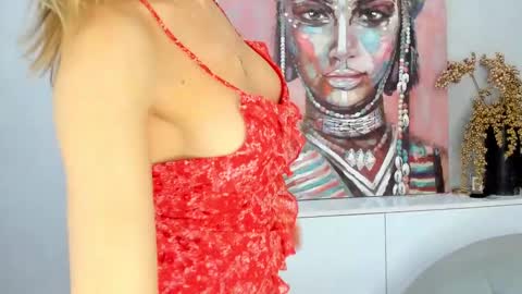 Snapshot of finestchantilly chatting on 02-28-25, 06:41 FinestChantilly online show from 02-28-25, 06:41