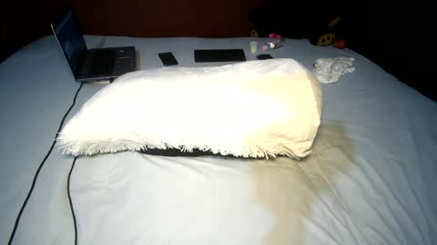 Snapshot of finito_nyl chatting on 06-11-26, 11:47 Rania online show from 06-11-26, 11:47