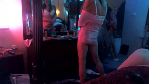 Snapshot of fionajamez chatting on 04-05-26, 04:42 J online show from 04-05-26, 04:42