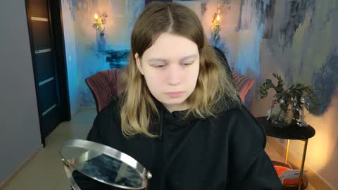 fiora online show from 12-26-24, 09:01