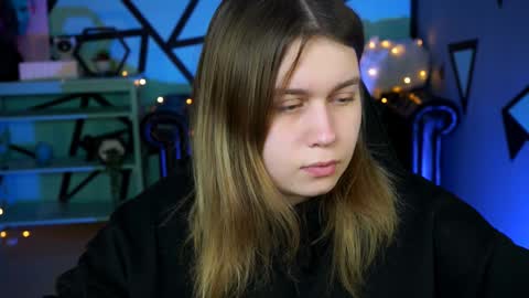 fiora online show from 01-03-25, 05:17