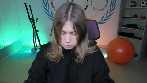 fiora online show from 01-23-25, 09:08