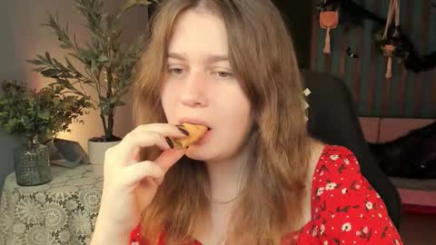 fiora online show from 10-26-25, 05:13