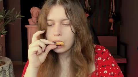 fiora online show from 11-04-25, 05:28